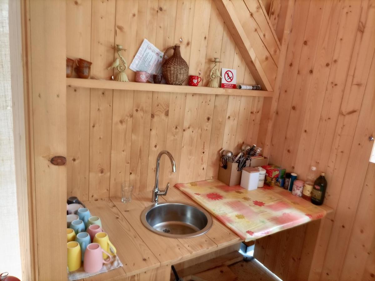 Kamp Beli Gaber Hotel Stari Trg pri Lozu Exterior foto