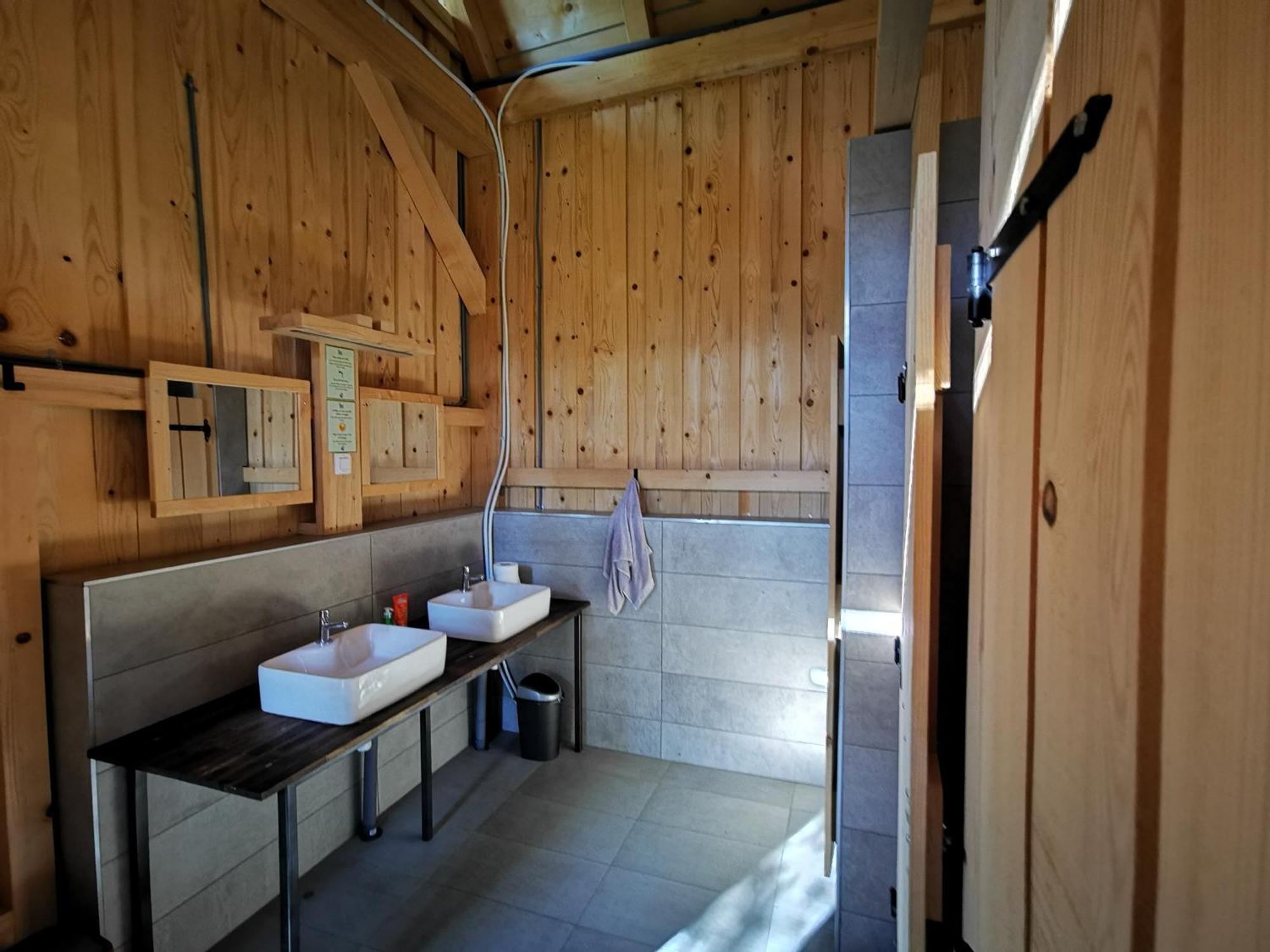 Kamp Beli Gaber Hotel Stari Trg pri Lozu Exterior foto